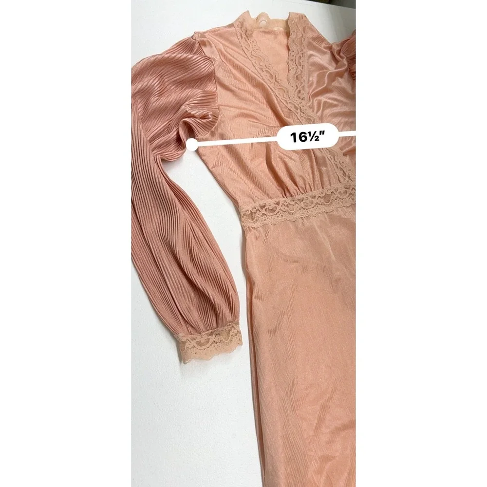 Vtg 70s Miss Elaine Pink Liquid Satin Plisse Maxi Wrap Robe Peignoir Lace Sz L